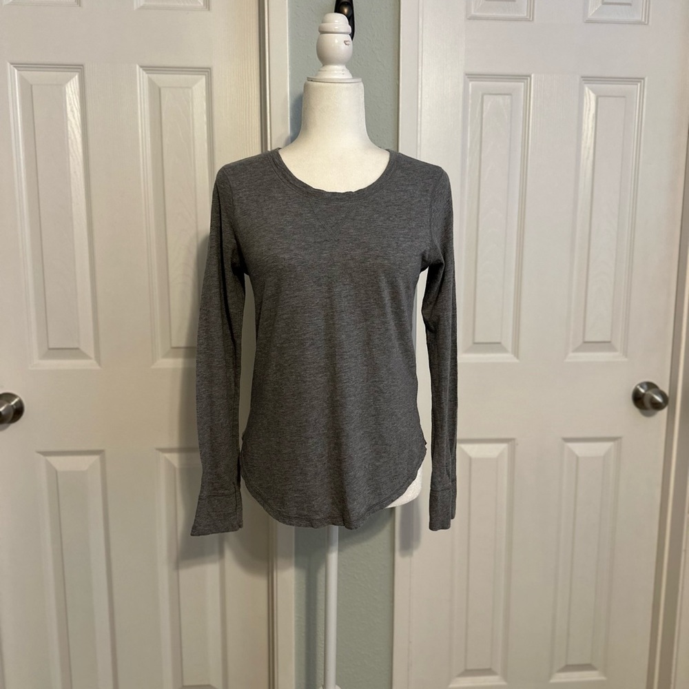 Abercrombie and Fitch Long Sleeve Grey Shirt Size Small - Picture 2 of 5